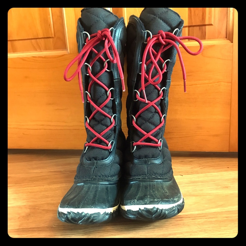 Sorel mid-calf, lace up winter boots